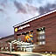 La Quinta Inn & Suites by Wyndham DFW West-Glade-Parks