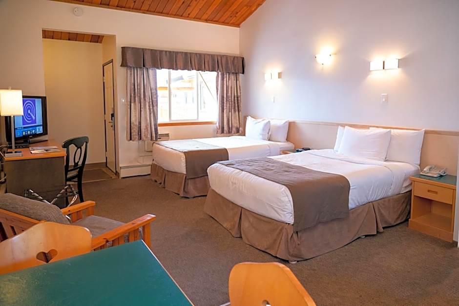 Rocky Mountain Ski Lodge