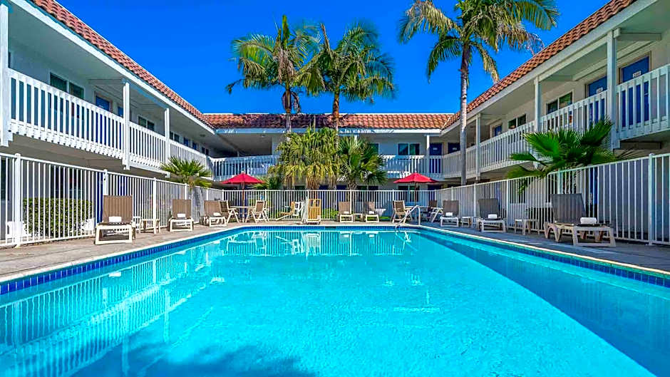 Studio 6 Suites Carpinteria, CA Santa Barbara South