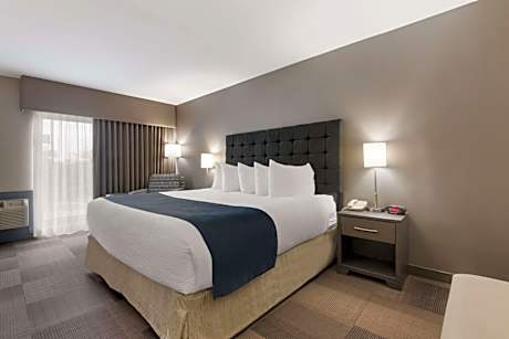 King Room with Roll-In Shower - Disability/Non-Smoking