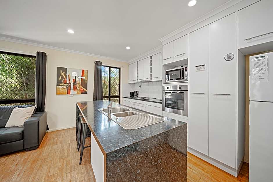 Emerald Motel Apartments