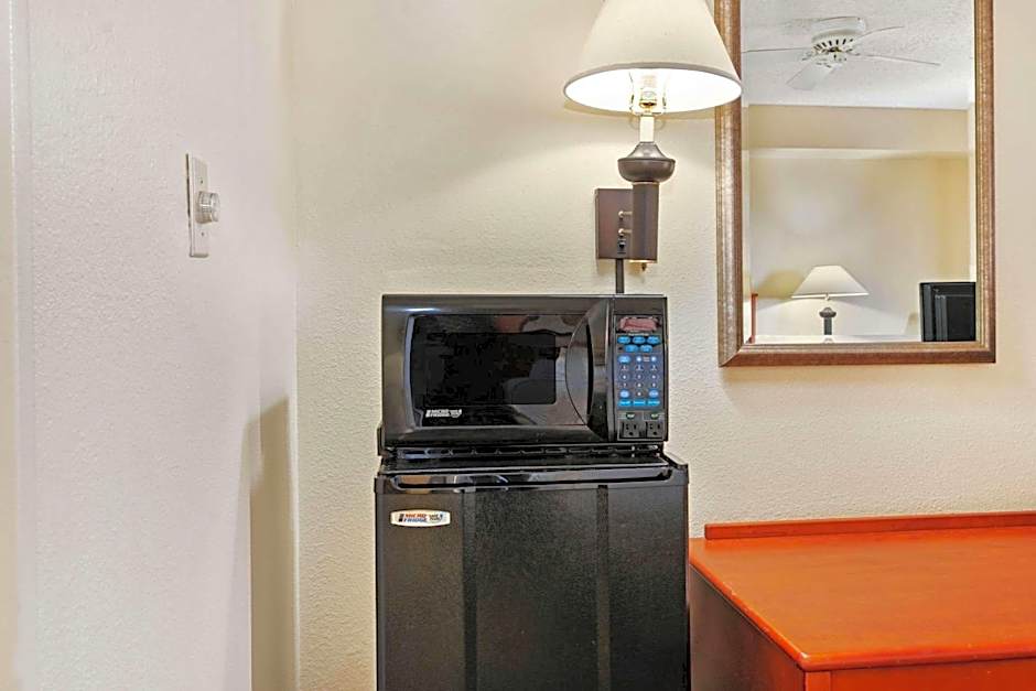 La Quinta Inn & Suites by Wyndham Albuquerque Journal Ctr Nw