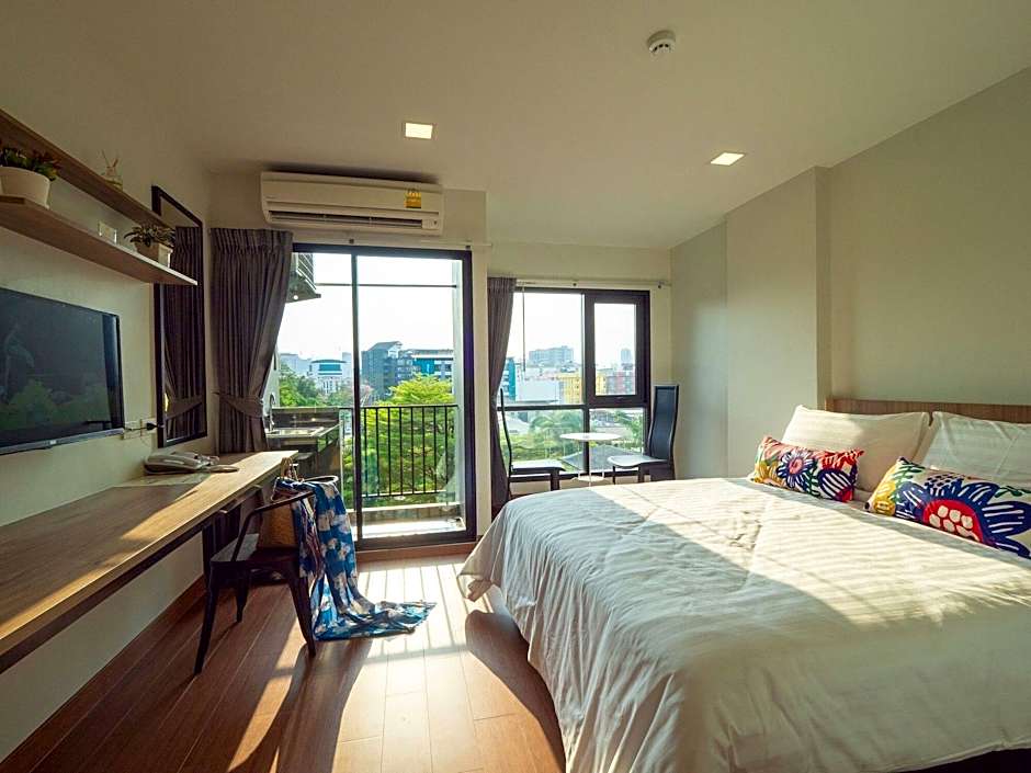 Casa Luxe Hotel and Resident