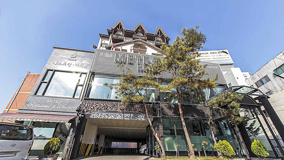 Metro Tourist Hotel Cheonan