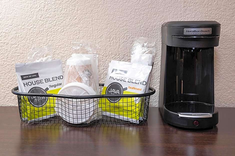 Red Roof PLUS+ Jacksonville - Southpoint