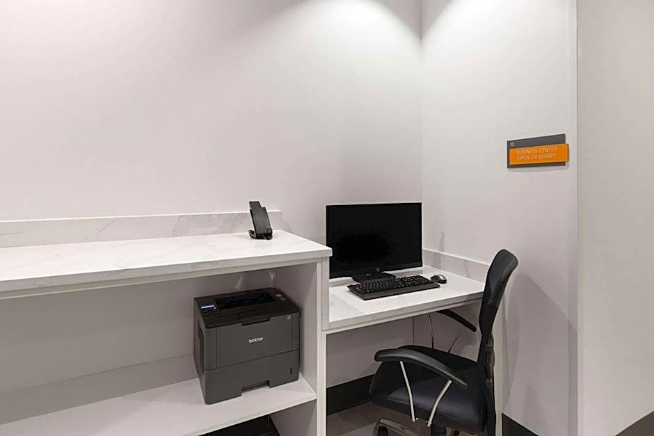 La Quinta Inn & Suites by Wyndham Austin Parmer/Tech Ridge