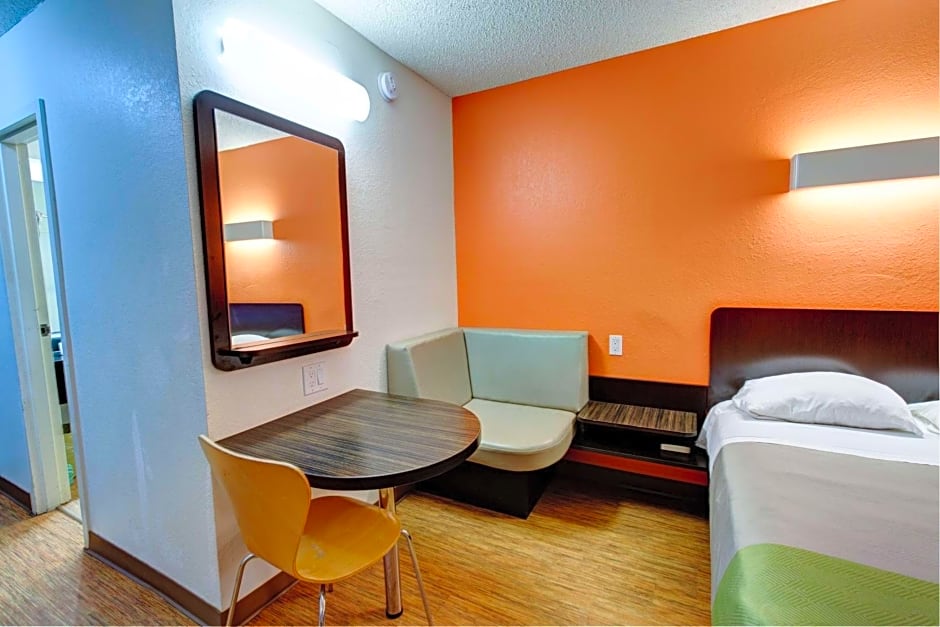 Motel 6 Houston Hobby