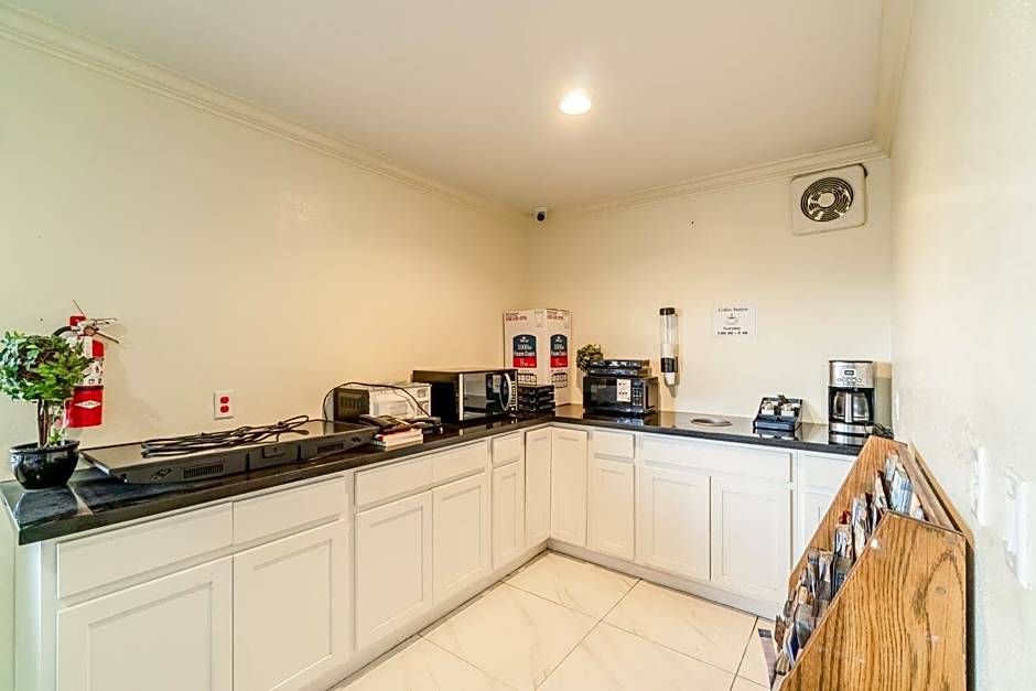 OYO Hotel Houston N Fm-1960 Champions TX