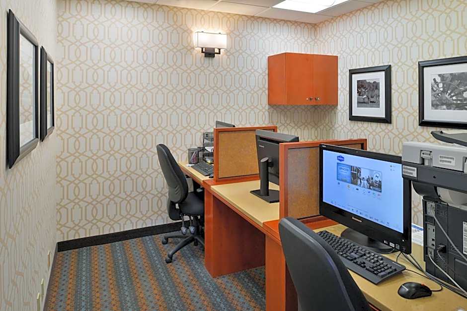 Hampton Inn & Suites By Hilton Calgary University Northwest