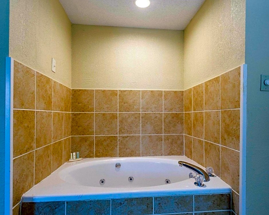 Quality Inn Olive Branch