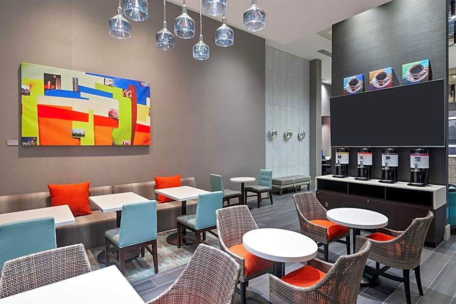 Hampton Inn & Suites Atlanta Buckhead Place