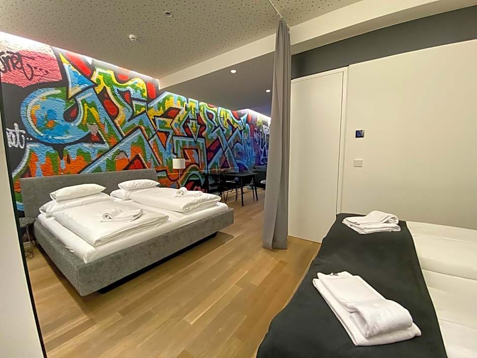 Blackhome Graz I contactless check-in