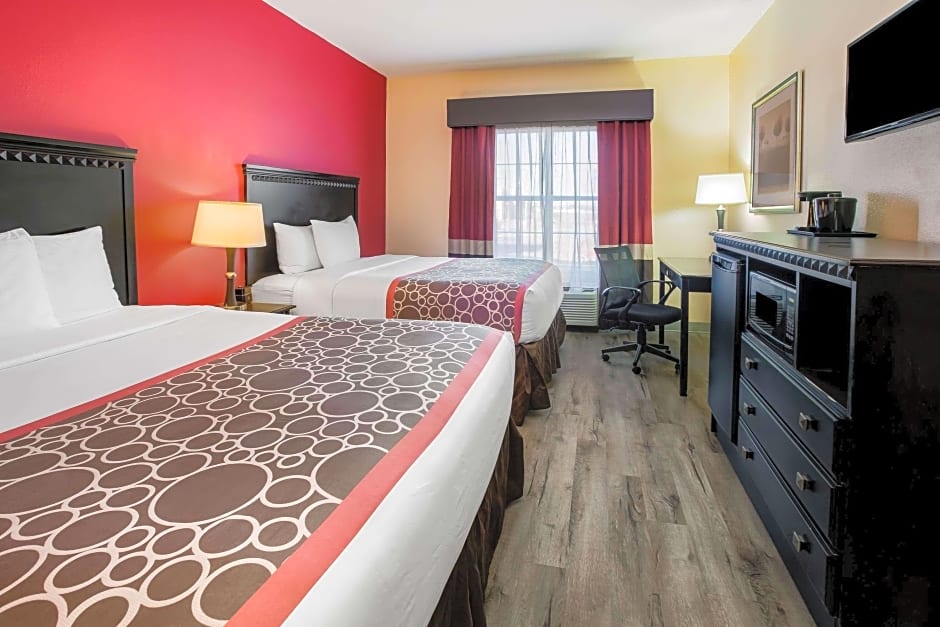 Photo 1 of 1 of 2 Queen Beds, Mobility Accessible