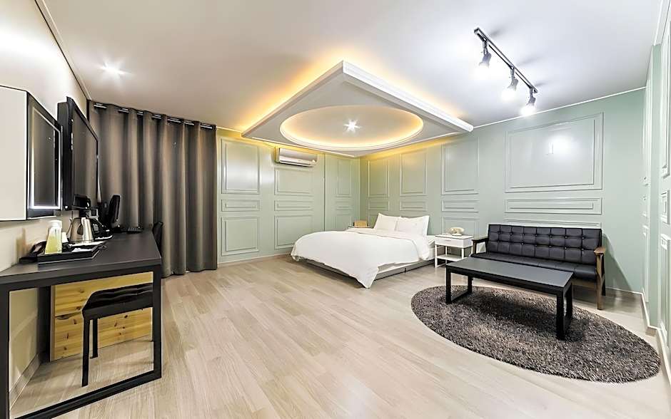 Workers Hotel Ansan by Aank