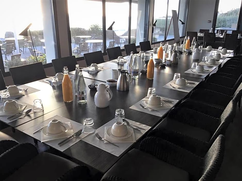 Logis Hotel & Restaurant Les Mouettes,Larmor Plage