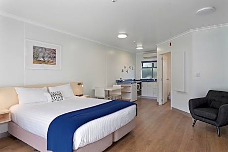 Deluxe Studio with Spa Bath