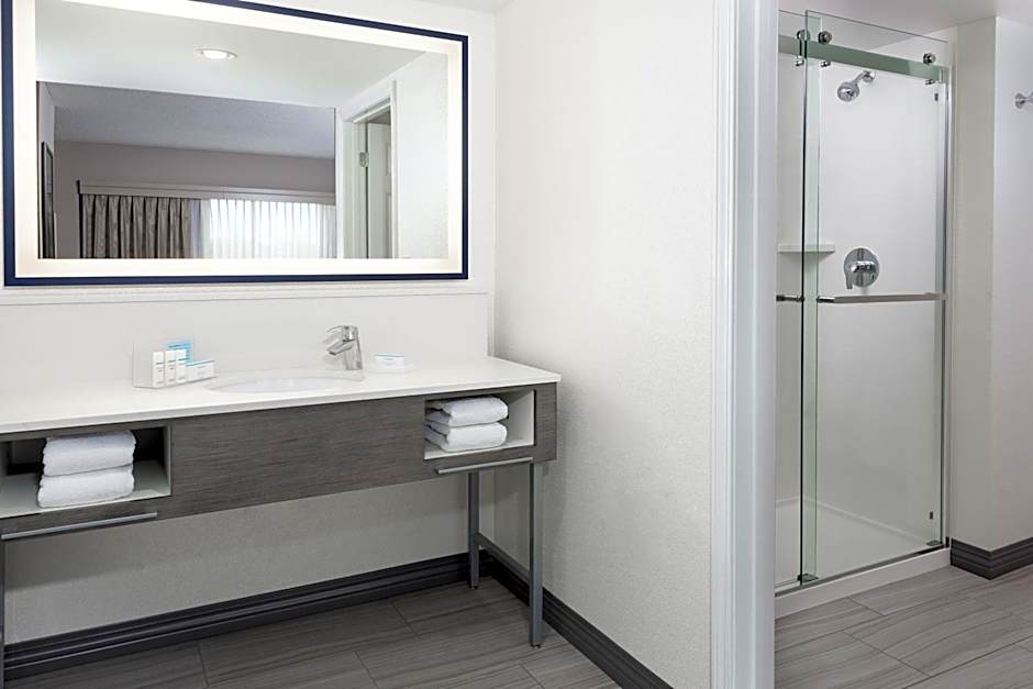 Hampton Inn & Suites Kansas City-Country Club Plaza