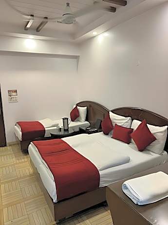 Comfort Triple Room