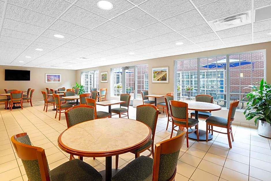 Baymont by Wyndham Des Moines Airport