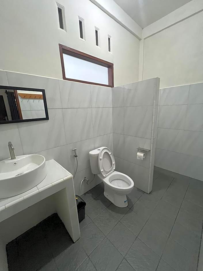 Gino's Place - Guest House & Jungle Trekking