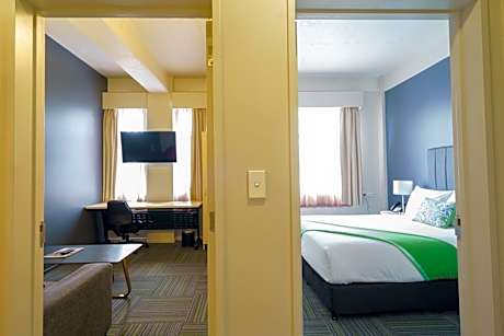 Apartment with Queen Bed