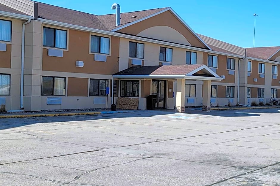 Travelodge by Wyndham Fargo