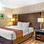 Quality Hotel & Suites