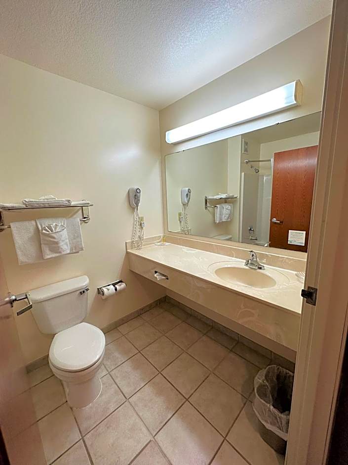 Super 8 by Wyndham Topeka at Forbes Landing