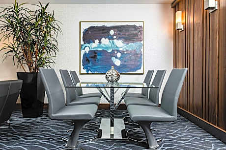 Presidential Suite, 1 King, High floor