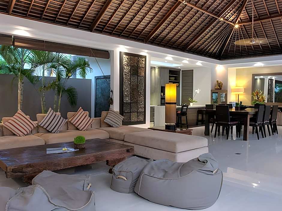 Chandra Bali Villas