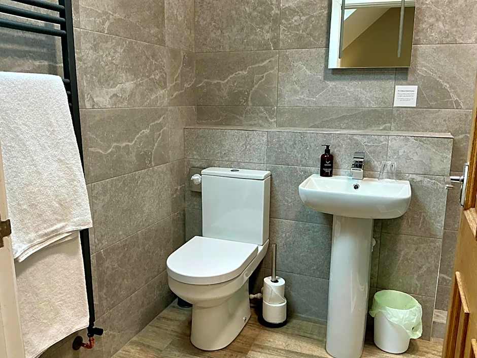 Chequers Lodge- Dalton-in- Furness- Self check in- for professionals and tourists