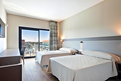 Double Room (2 Adults)