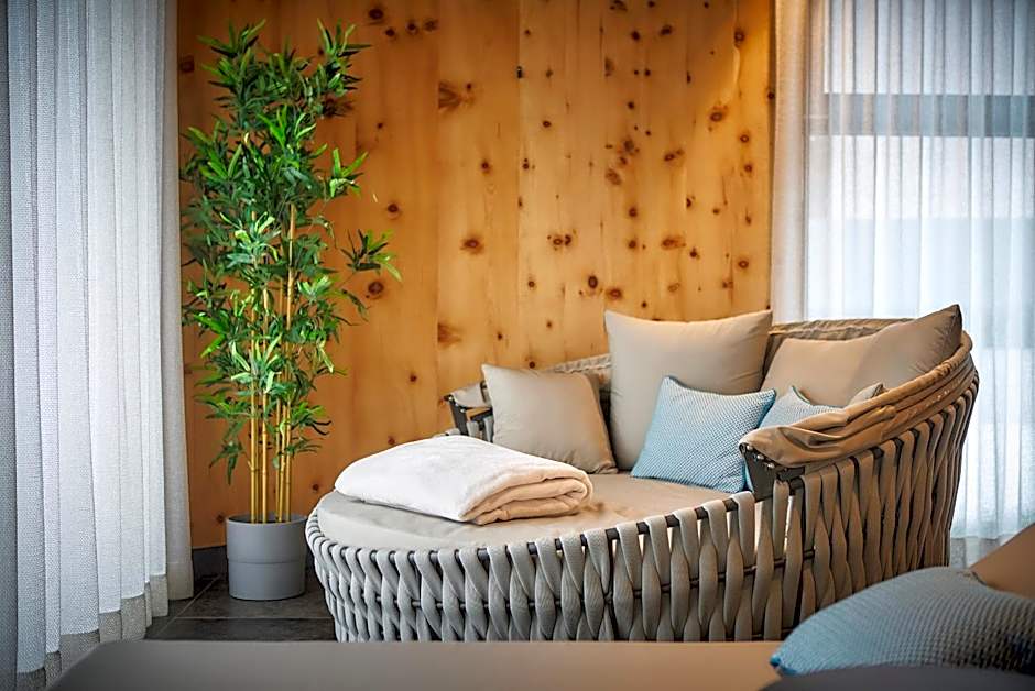 Hotel Astrid mit Panoramapool & inklusive JokerCard