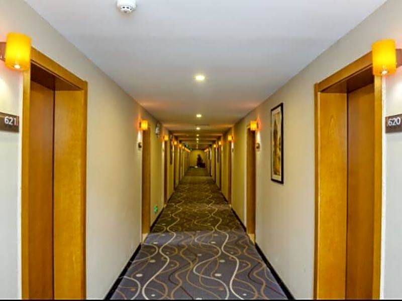 7 Days Premium Xinhua Train Station Square Branch