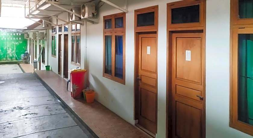 OYO 1804 Guest House Oema'h Opa