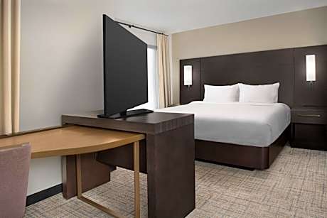 King Studio with Sofa Bed