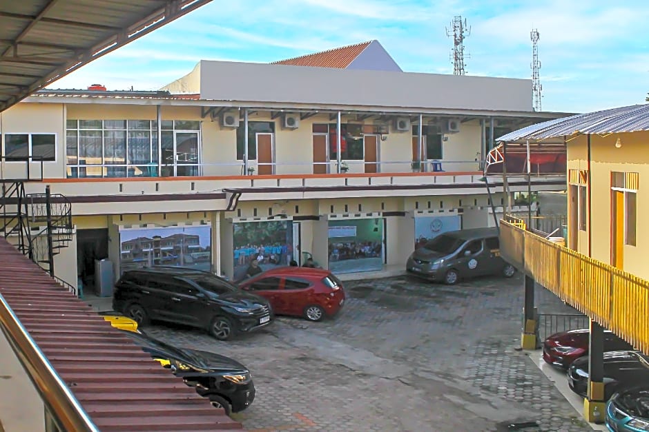 OYO Life 92593 Penginapan Sultan Haji 1