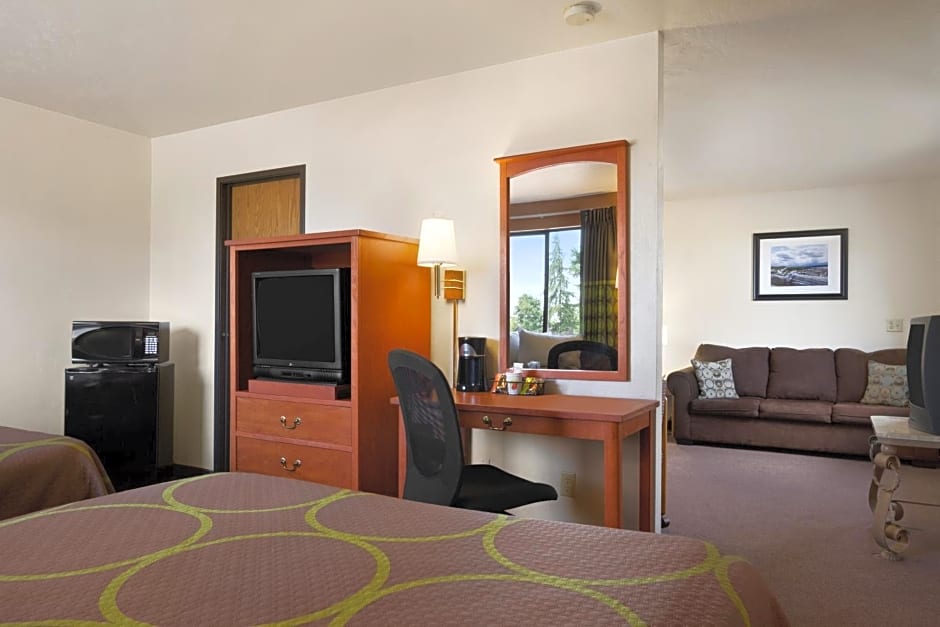 Super 8 by Wyndham Port Angeles at Olympic National Park