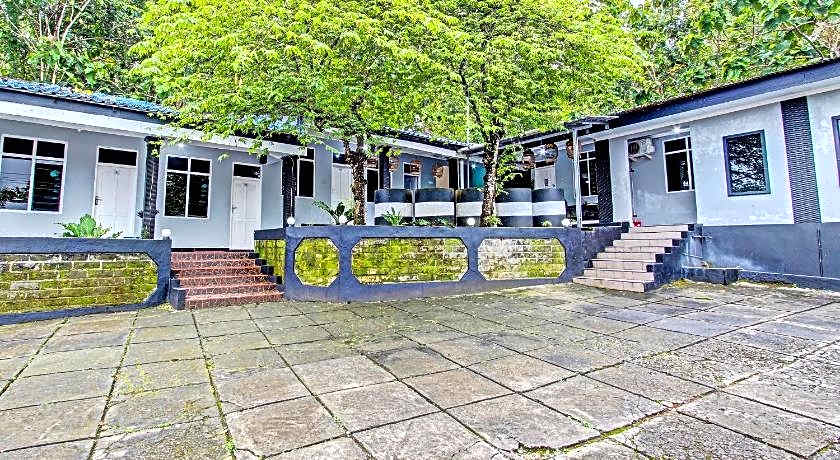 OYO 92287 Hotel Aji Mantoro