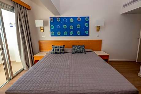 Quadruple Room with Sea View