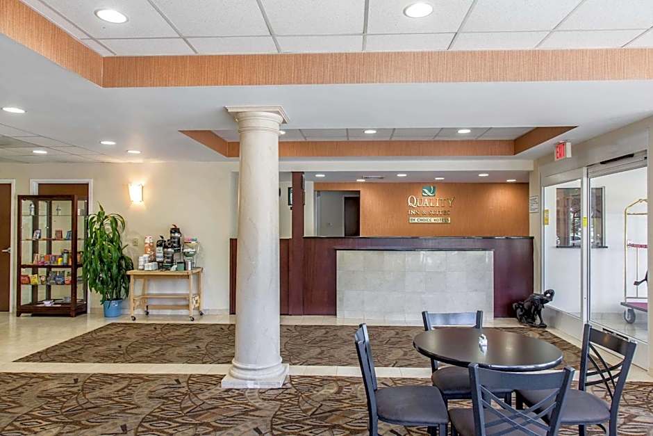 Quality Inn & Suites Danbury near University