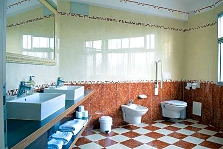 Suite with Garden View