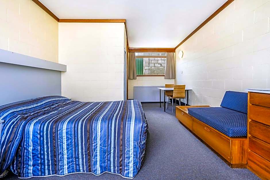 Top of the Town Hotel Motel