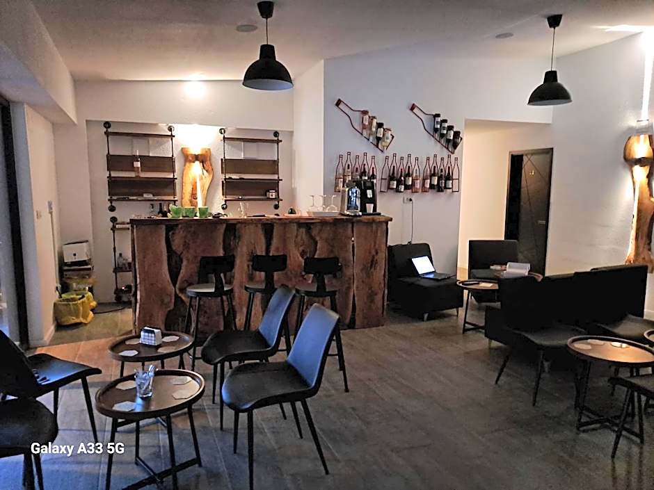 Borderline Accomodation