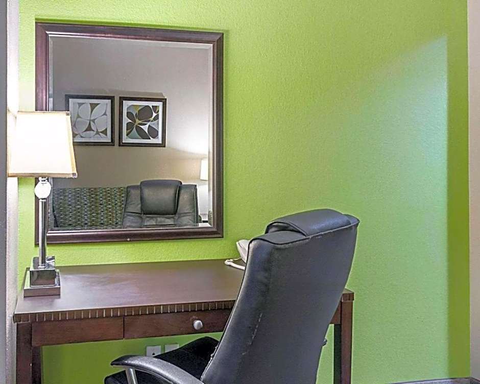 Quality Suites Sulphur – Sulphur, LA
