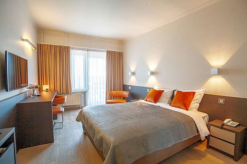 Photo 1 of 21 of Double Room