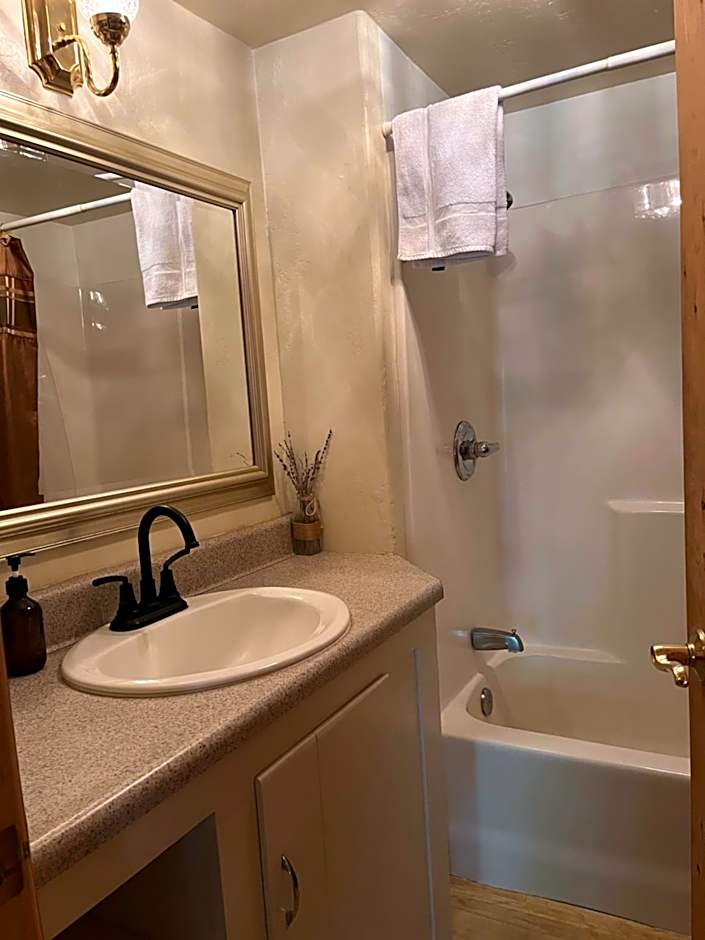 Quiet Mind Lodge, Spa & Retreat Sequoias