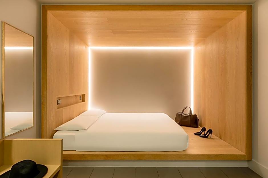 Photo 1 of 5 of Cocoon 2