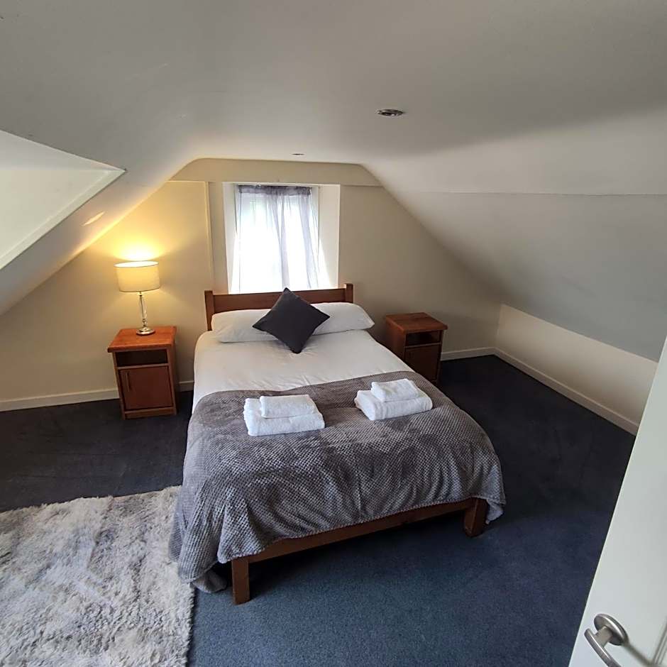 Rose and Crown Hotel & Hope and Anchor Bar