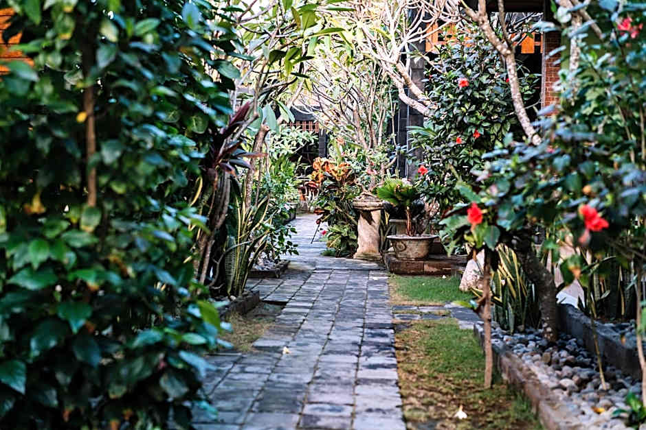 D and B Bungalow's by DeWizZ Management